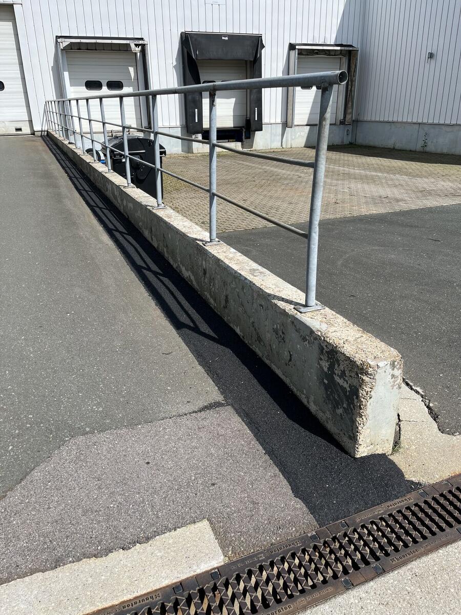 Asphalt- & Schlagloch-Sanierung